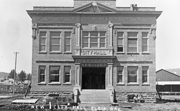 Elgin, City Hall &amp; Opera House 4