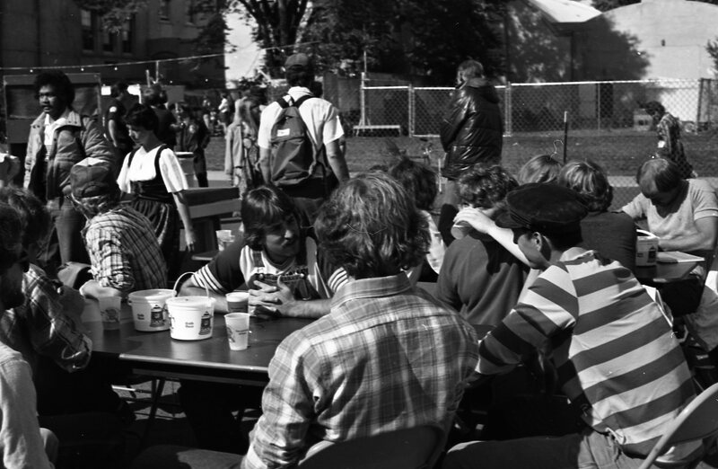 1982 October Folk Festival, Beer Garden 06