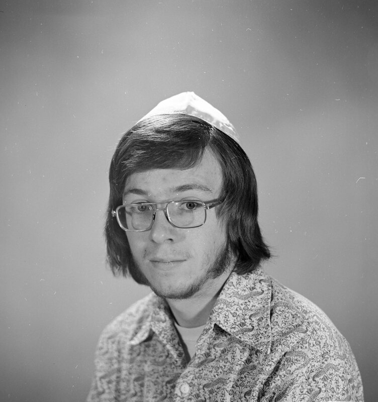 1973 "Fiddler on the Roof" Cast 06