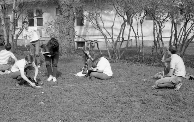 1987 Science, Biology Students in April 01