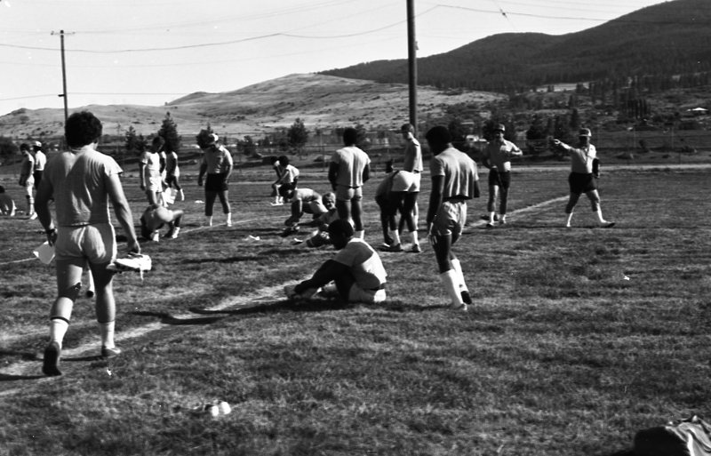 1982 Football Shoe Supply 04