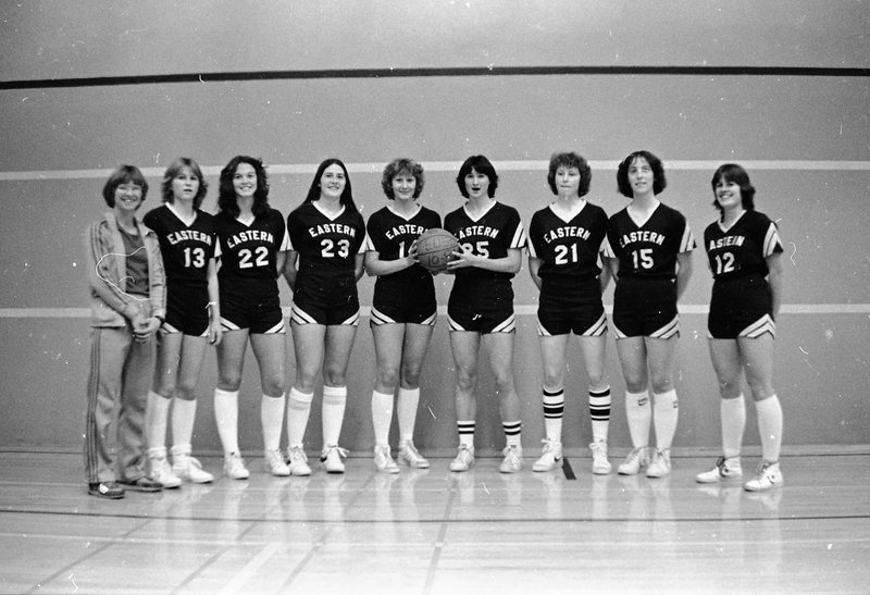 1981 Women's Basketball, January Team Photos 01