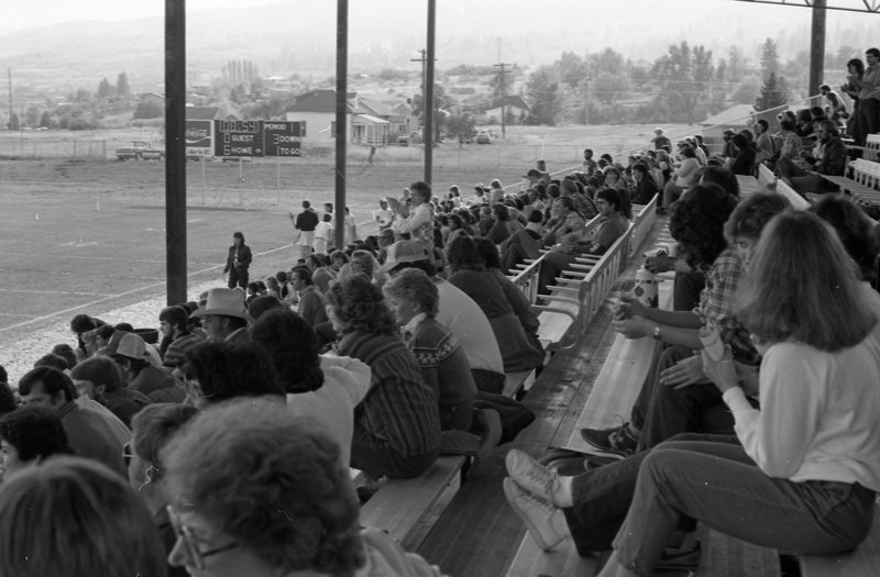 1984 Football Fans 02