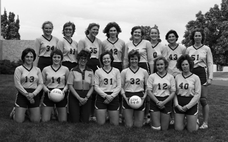 1981 Volleyball Team 04