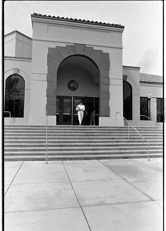 1991 Students, Walking 33
