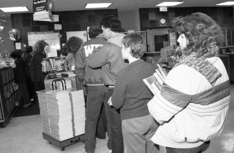 1986 Hoke Hall Bookstore 03