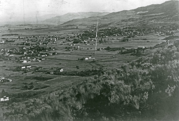 1930 La Grande, Hilltop View 04