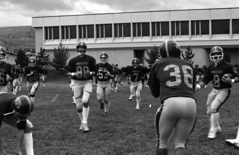 1980 Football, Pregame Warm-ups 07