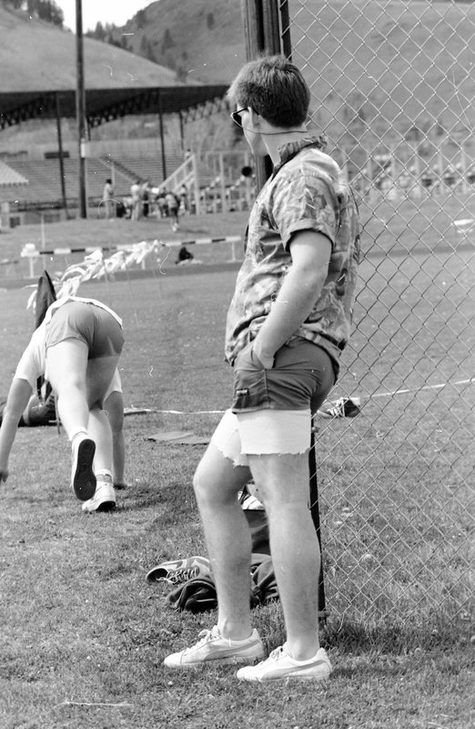 1985 Track, Stretching 01