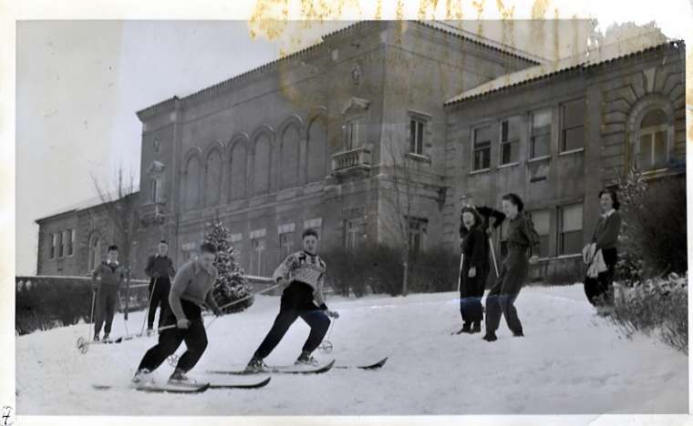 40's Skiing on Campus