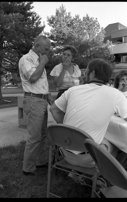 1989 Employees, BBQ 01