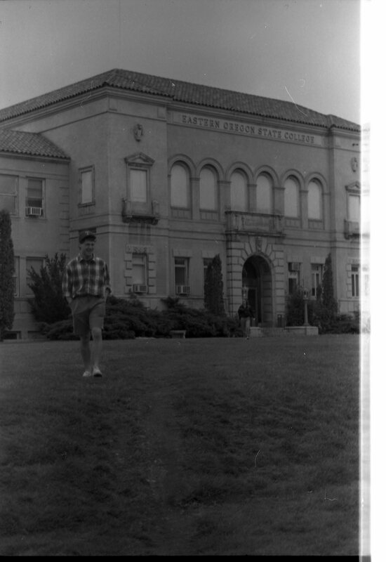 1989 Students, Outdoors 70