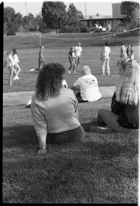 1988 Volleyball, New Students 04