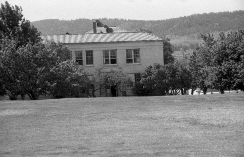 1986 Ackerman School Side