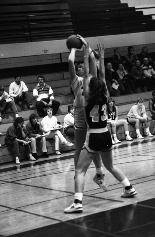 1987 Women's Basketball Action, George Fox at EOSC 13