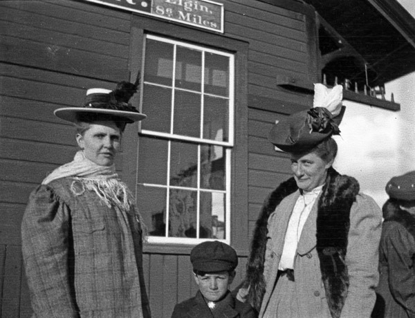 Imbler, RR Depot Travelers 1