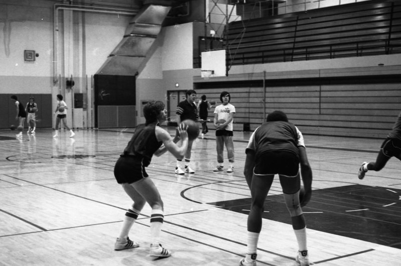 1981 Men's Basketball Practice 04
