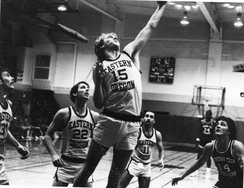 90's Basketball Action 3-2