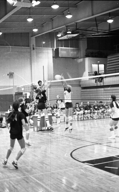 1974 Volleyball Action 05