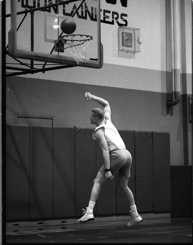 1991 Basketball, Intramural Dunk Contest 07