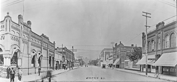 La Grande, Street Scene 15