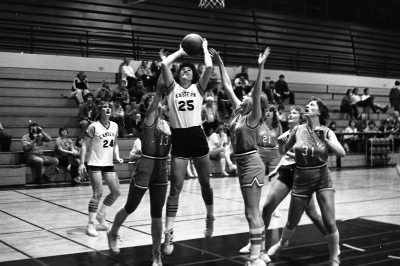 1982 Women's Basketball, EOSC vs. Lewis & Clark, Action 17