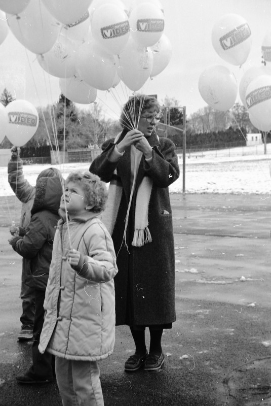 1986 Ackerman Elementary School,  Balloons 04