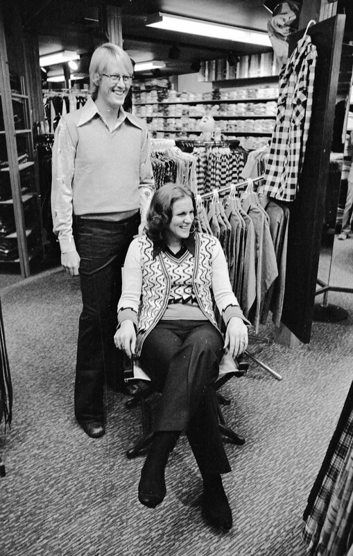 1974 Students, Shopping A 02