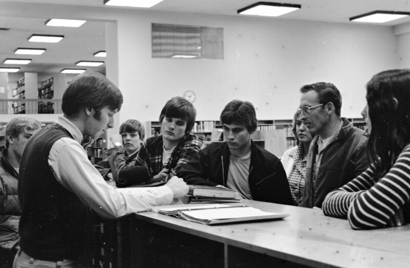 1975 Walter M. Pierce Library, Classroom 06