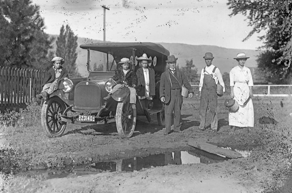 Automobile, circa 1920 1