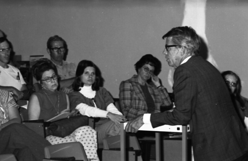 1976 Employees, Classified Staff Meeting 03