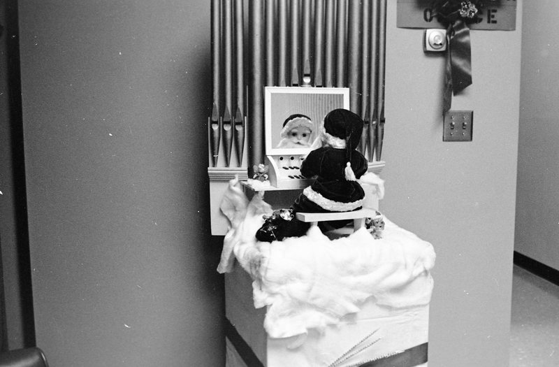 1975 Santa Doll at Organ