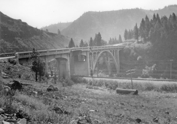 Perry, Grande Ronde Bridge 2