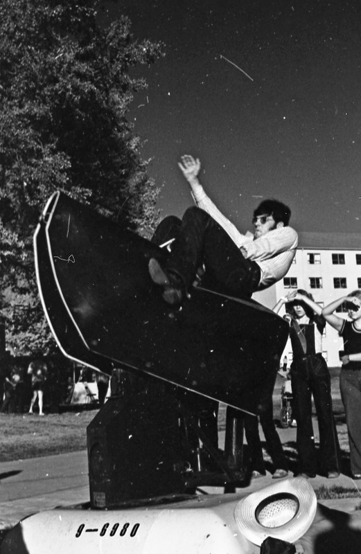 1977 Octoberfest, Mechanical Bull 03