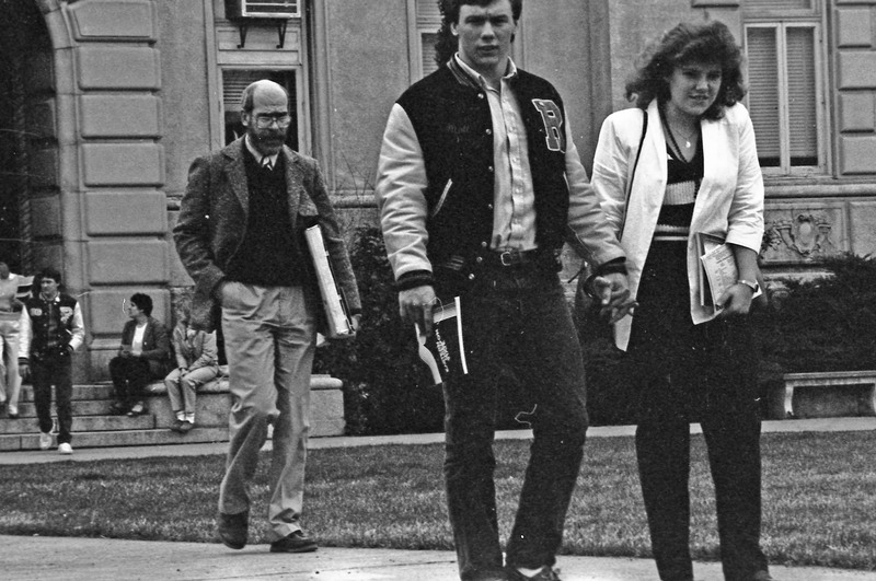 1986 Students &amp; Employees, Walking 05