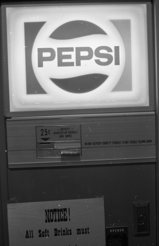 1980 Vending Machine, Pepsi 04
