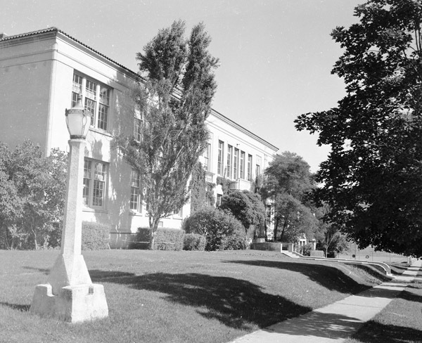 50's Ackerman School Entrance