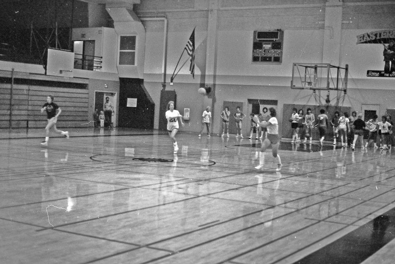 1985 Women's Basketball Practice 09