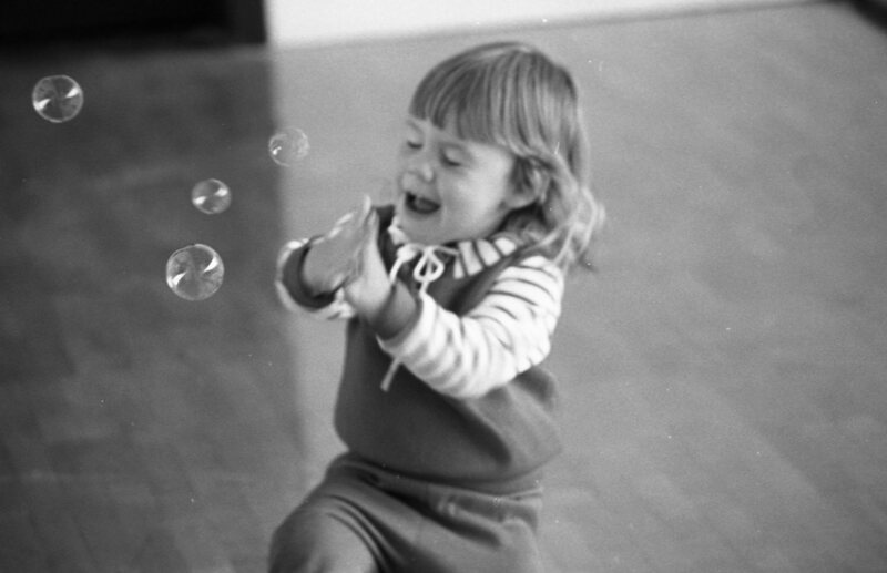 1985 Children, Bubbles 03