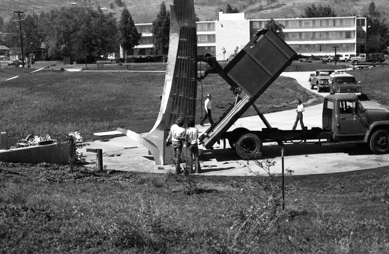 1981 Sculpture, Amphitheater Install 28