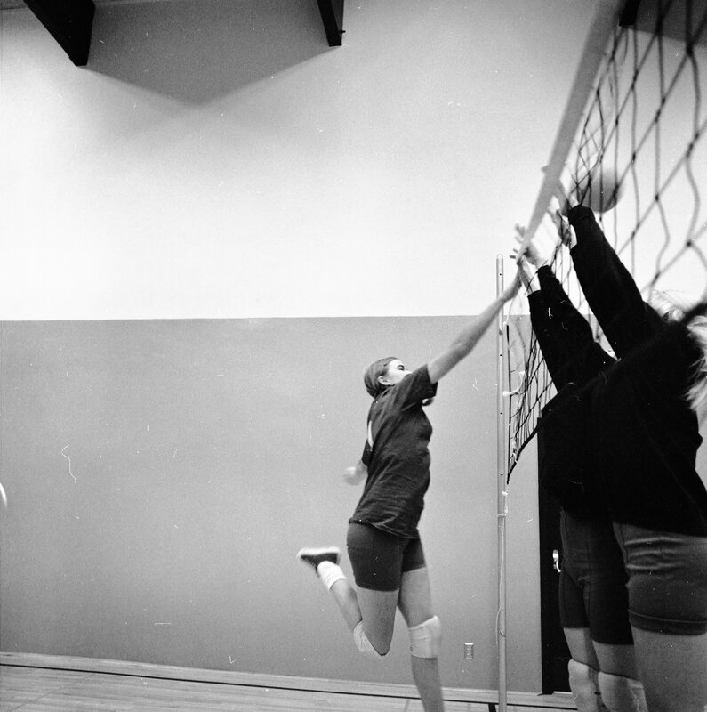 1972 Volleyball Action 12