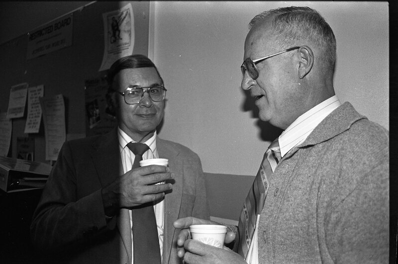 1989 Employees, Reception 11