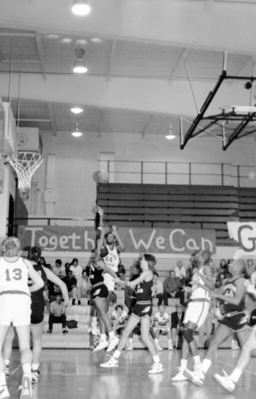 1988 Basketball Action, WOU at EOSC 05