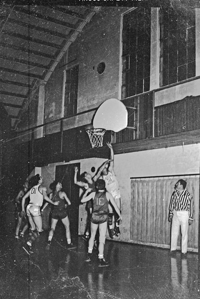 1947-48 Basketball Action 3