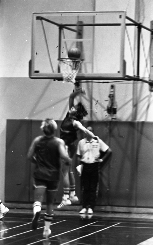 1977 Basketball Practice 02