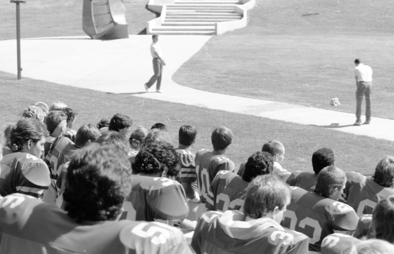 1987 Football Team, Set-up 03