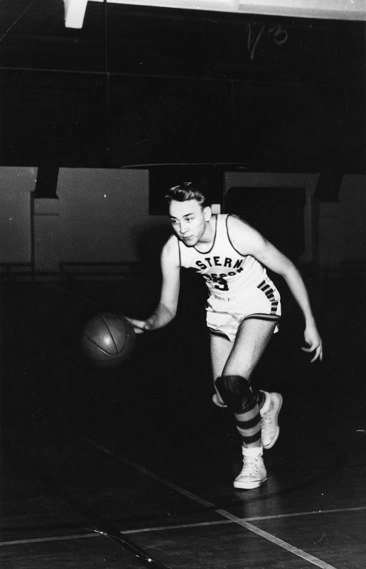 1948-49 Basketball Player 7-2