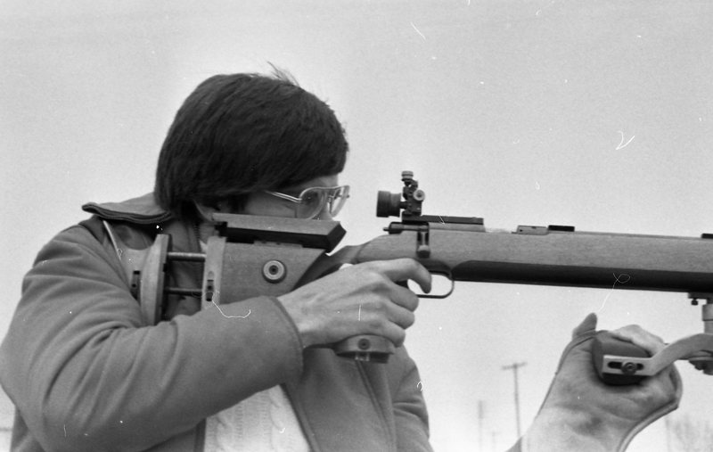 1980 Rifle, Aiming 01