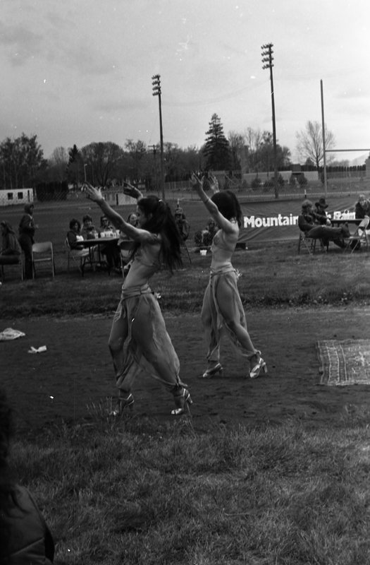 1982 Spring Festival, Smorgasbord Belly Dancers 04