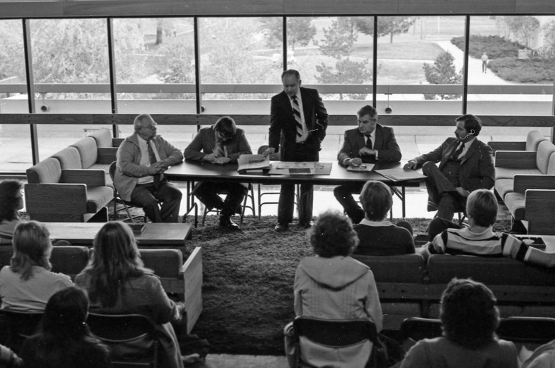1982 Guests, Discussion Panel 04